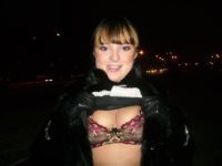 Loira safada e cheinha chupando caralho deliciosamente