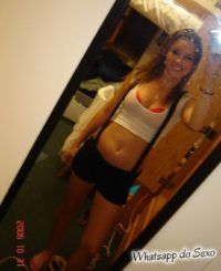 Gatinha de 20 aninhos caiu no whatsapp porno