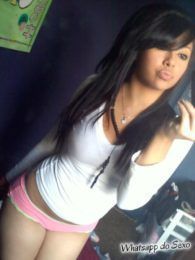 Gatinha do whatsapp caiu na net com fotos íntimas