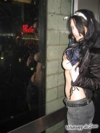 Moreninha de saia jeans caiu no whatsapp das novinhas