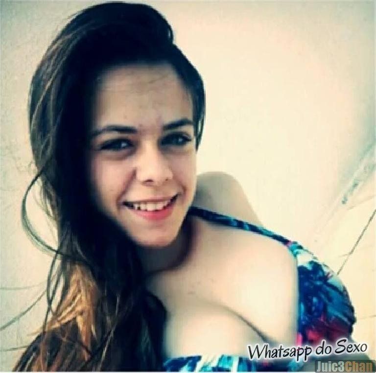 ninfetinha muito safadinha mal mal fez 18 anos e ja caiu na net (3)