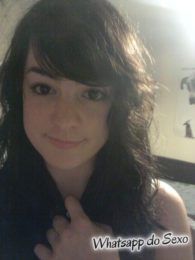 Morena novinha tirando a roupa no whatsapp porno