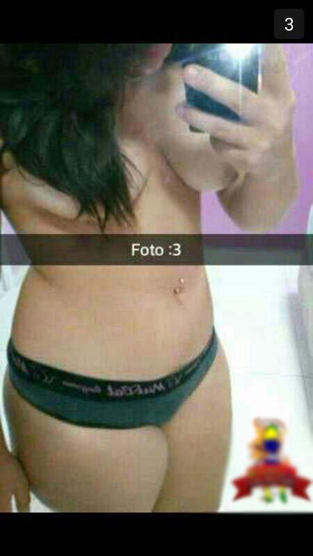 Carol caiu no whatsapp das novinhas mostrando as tetas