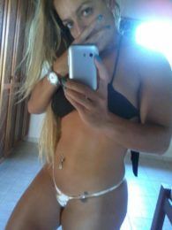 Vagabunda gostosa em fotos no espelho