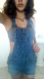 Safada com os peitos durinhos e nua