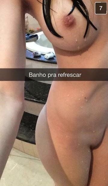 Toda molhadinha no banho