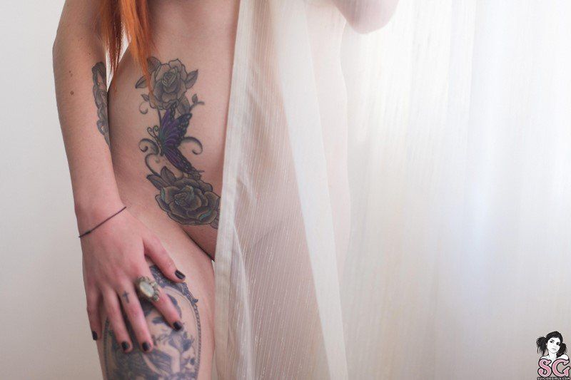Fotos de ruiva tatuada pelada (5)