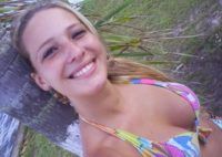 Loira gostosa pelada depois da praia