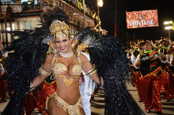 Fotos de famosas peladas nuas no carnaval 2016 (6)