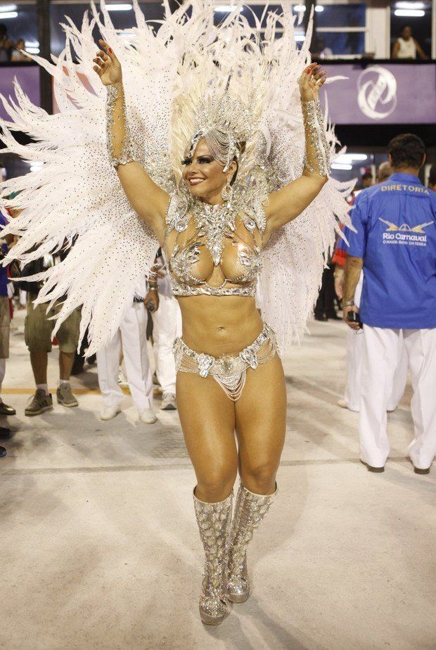 Fotos da Viviane Araújo nua pelada no carnaval (11)