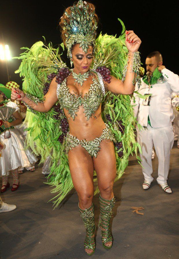 Fotos da Viviane Araújo nua pelada no carnaval (12)