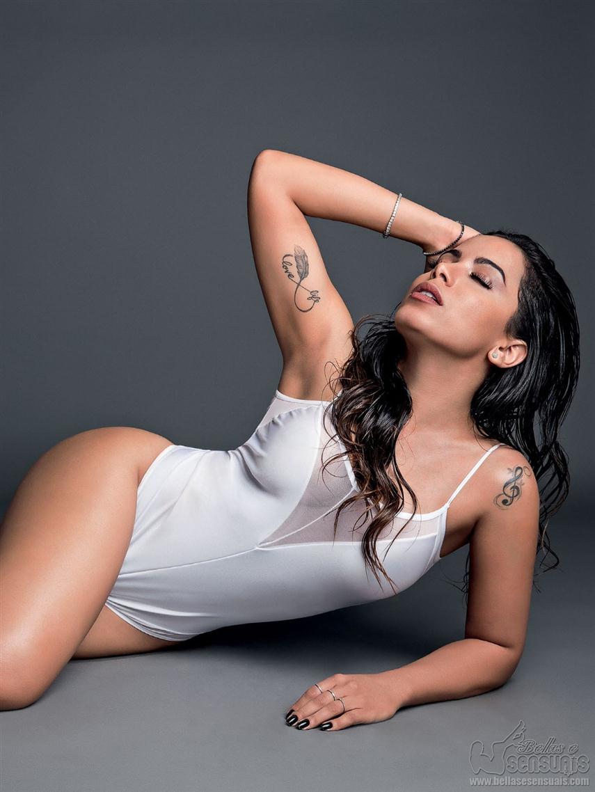 Anitta nua em super seleção de fotos dessa gostosa