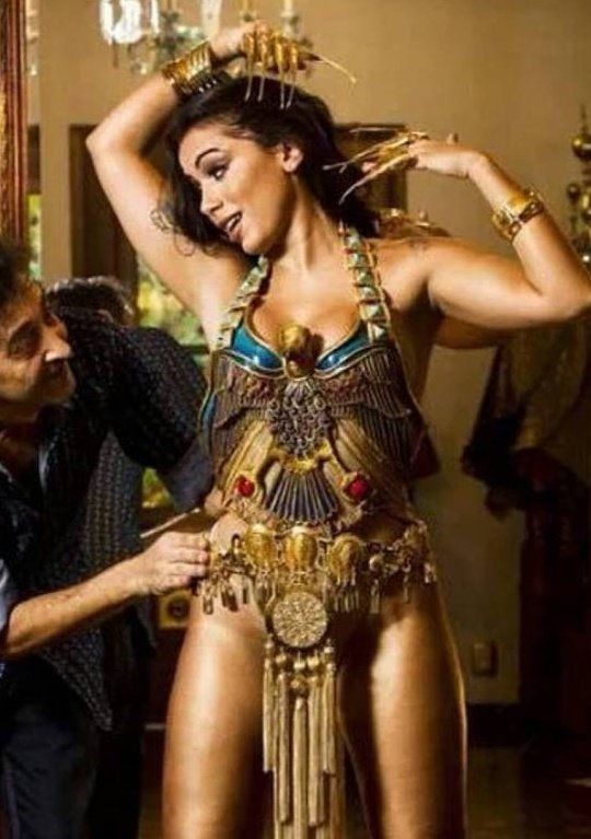 Anitta nua em super seleção de fotos dessa gostosa