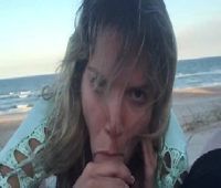 Namorada Gulosa Pagando Boquete na Praia